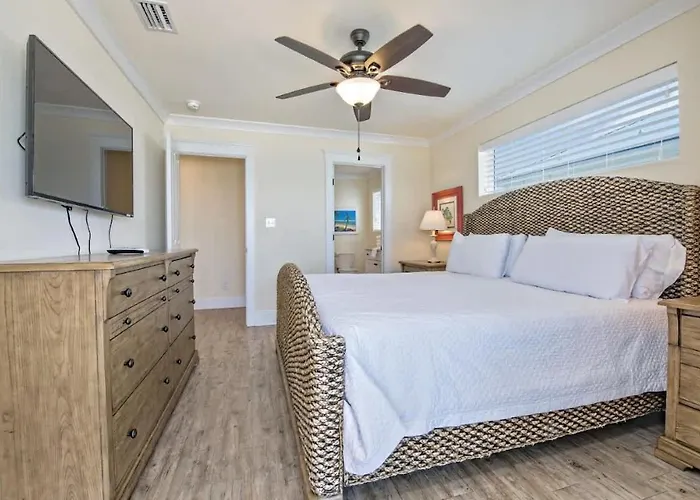Holiday home Beachfront 18bed Pool Easybreezy *