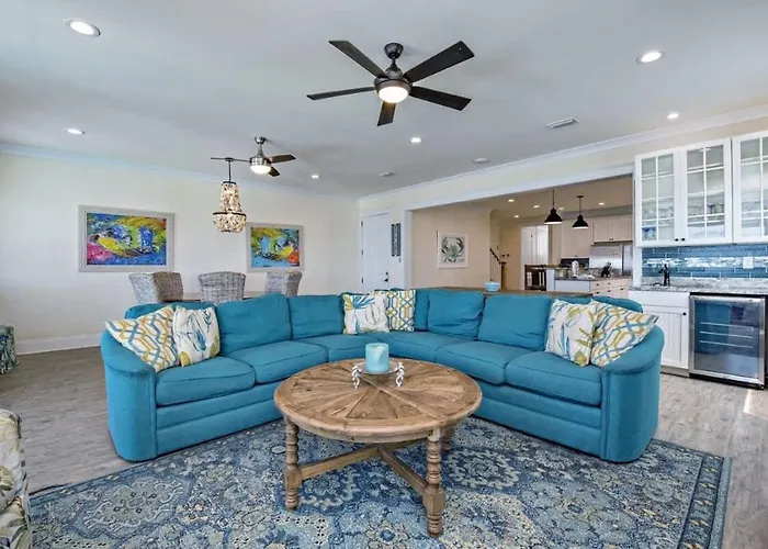 Beachfront 18bed Pool Easybreezy Holiday home *